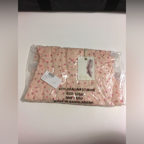 🆕JESSICA SIMPSON BABY - 3/6M - NWT - 2PC STRAWBERRY DRESS AND BLOOMER - Picture 2 of 5